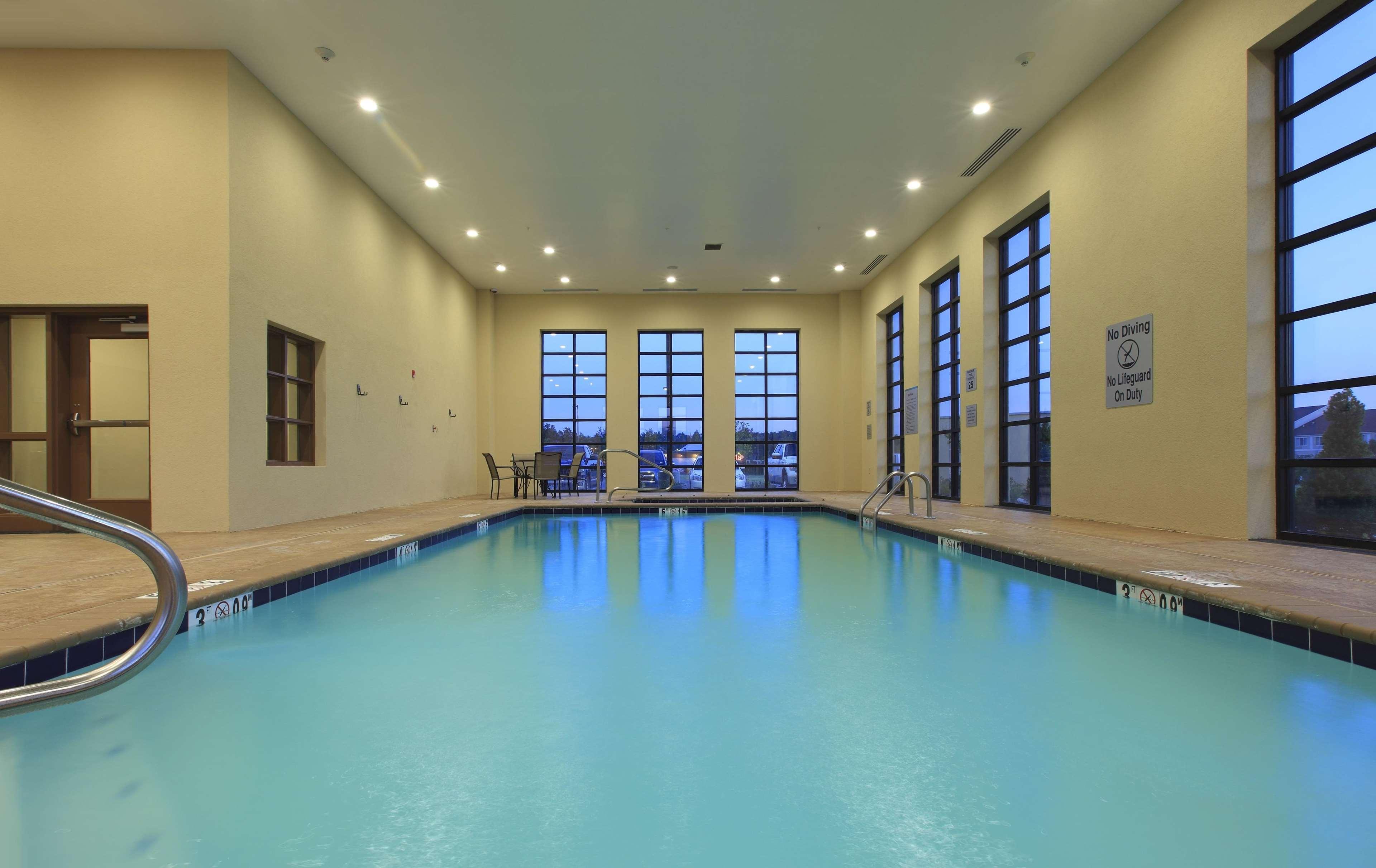 La Quinta By Wyndham Wolfchase Hotel 3*