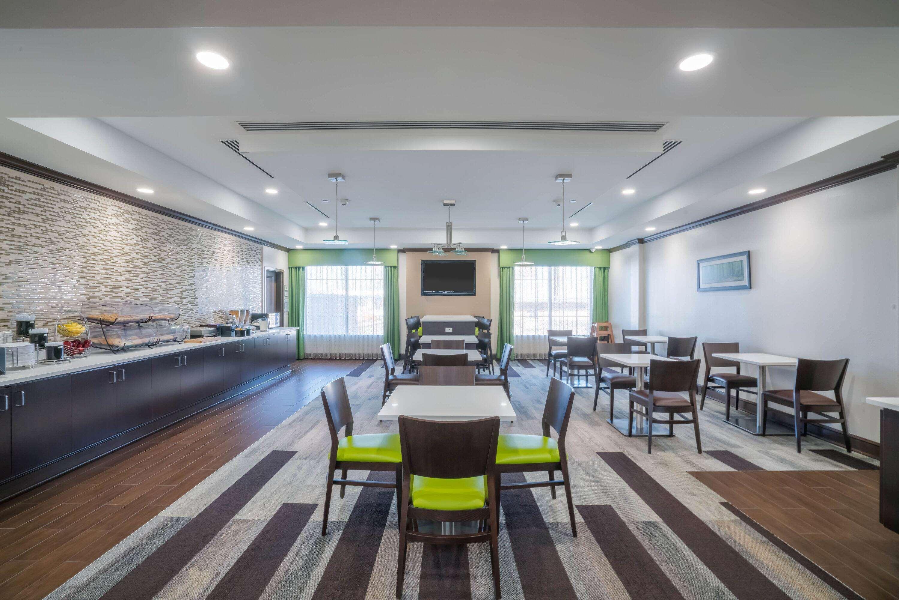 La Quinta By Wyndham Wolfchase Hotel 3*