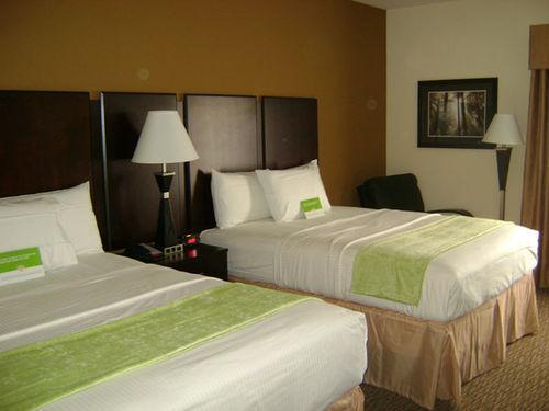 La Quinta By Wyndham Wolfchase Hotel 3*