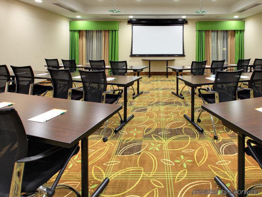 La Quinta By Wyndham Wolfchase Hotel 3*