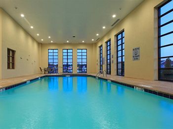 Hotel La Quinta By Wyndham Wolfchase 3*