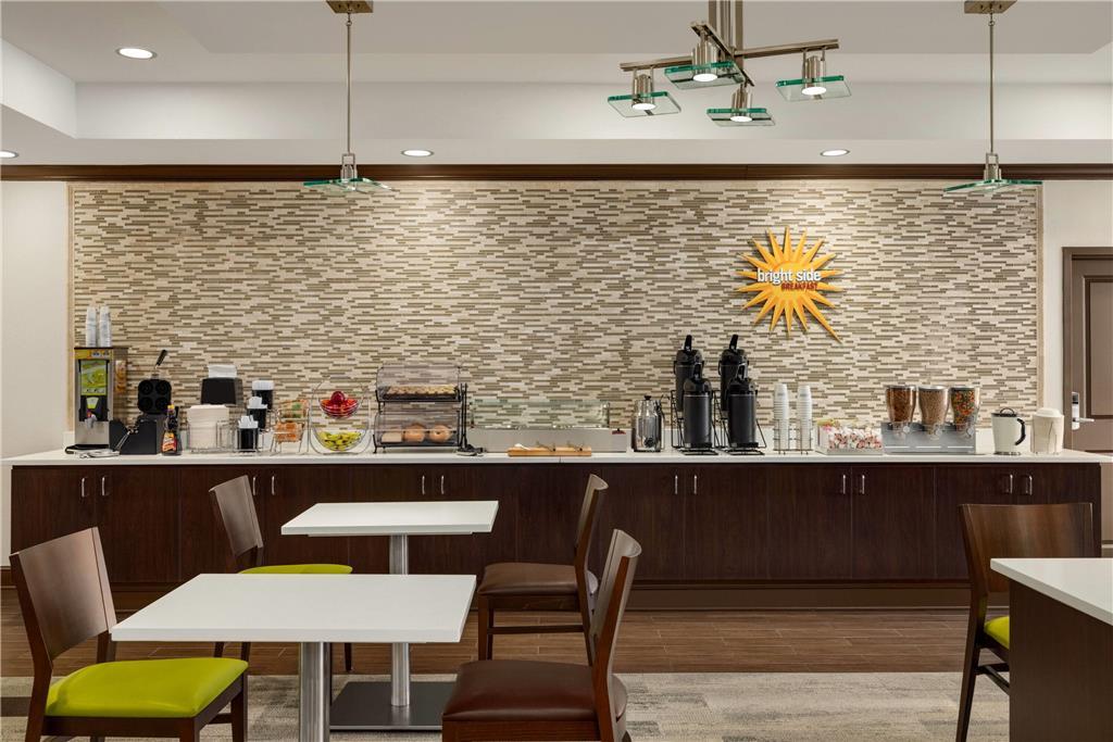 Hotel La Quinta By Wyndham Wolfchase 3*